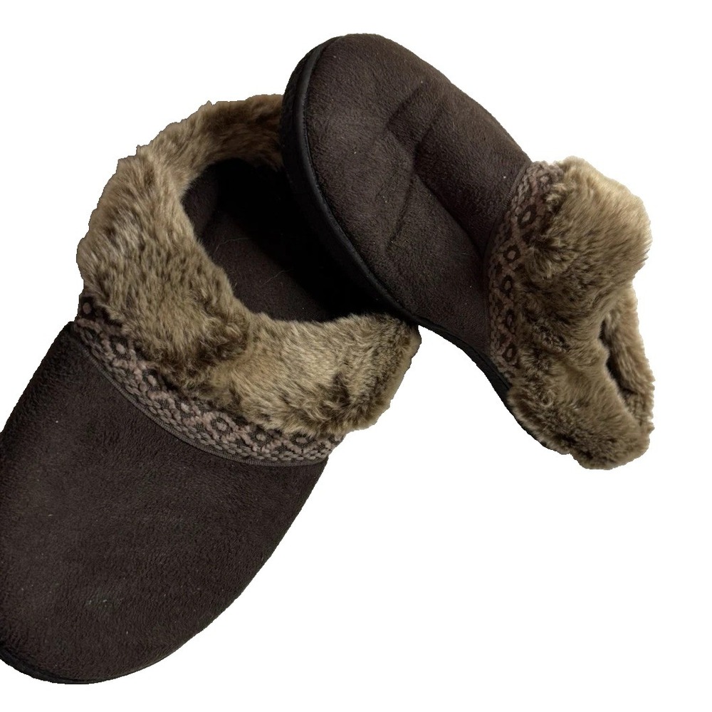 Isotoner Womens Memory Foam Slippers Buckskin Size 6.5-7 MSRP $40 So Comfy